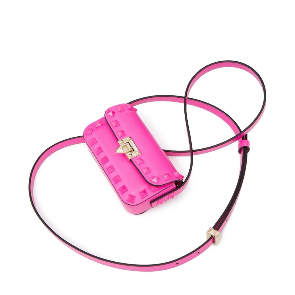 Valentino Garavani
micro Rockstud23 leather shoulder bag